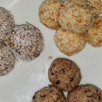 Coconut and choc chip balls