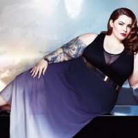 Plus size model Tess Holliday gives birth