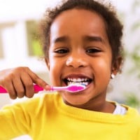 6 tips to keep your kids teeth and gums healthy