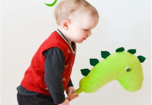 How to make a dinosaur hobby horse - Mouths of Mums