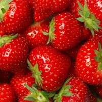 Video: Make cheesecake filled strawberries
