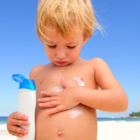 Students suffer sunburn as teachers banned from applying sunscreen