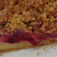 Apple and Berry Crumble Cake