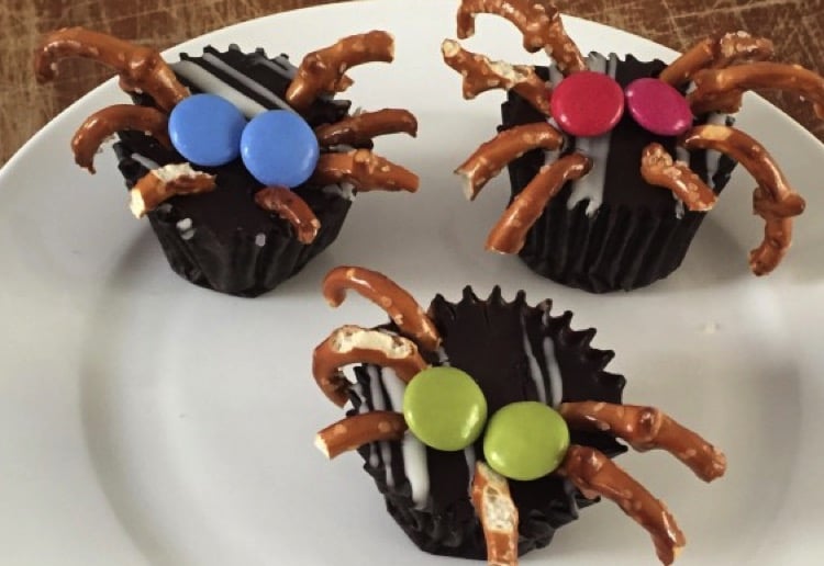 halloween-spider-cupcakes750x516