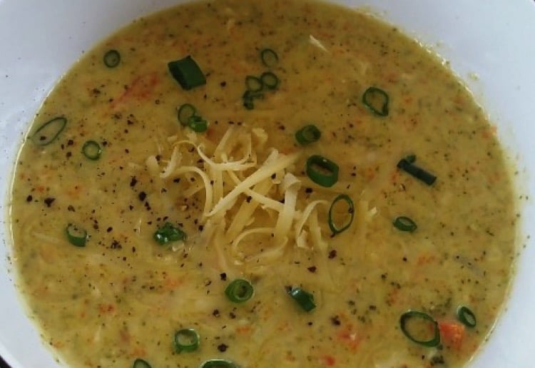 Cheesy brocolli soup with chicken