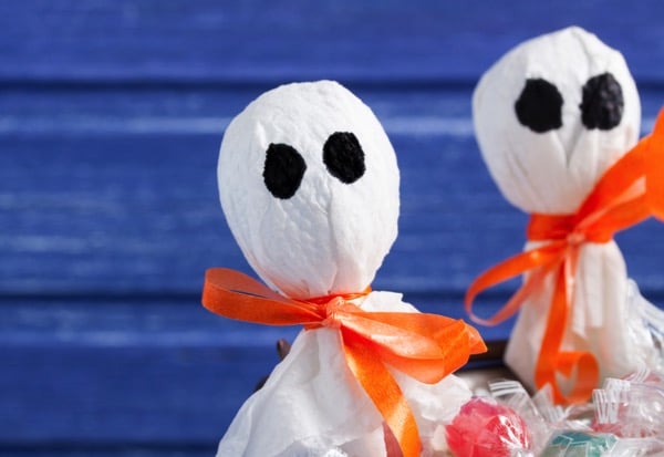 halloween-craft-and-game-ideas_sonicare_600x413_paper-ghosts