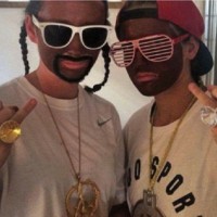 Two teenage girls slammed for dressing as Snoop Dogg