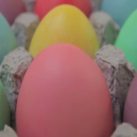 How to dye eggs for Easter