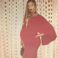 Beyonce shares touching moment between baby bump and Blue Ivy