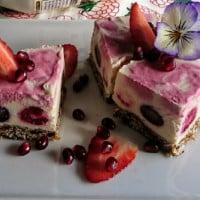 Vanilla Berry Yoghurt Cheesecake