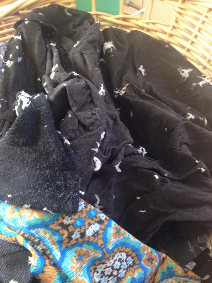 Tips on how to remove tissue from your clothes - Mouths of Mums