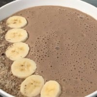 Chocolate banana smoothie bowl