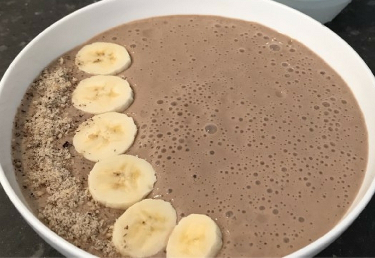 Chocolate banana smoothie bowl