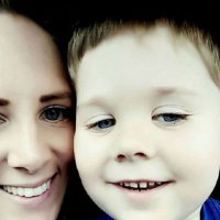 Mum appalled by neighbour's note referring to her child as "it"