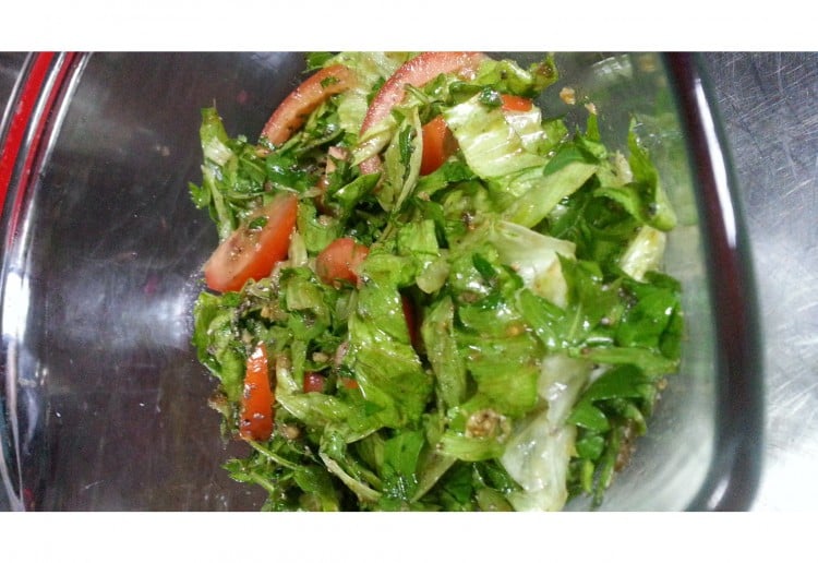 simple leafy green salad