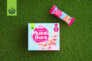 woolworths_back to school review_muesli bars_raspberry with yoghurt muesli bar_product image_300x200