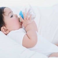 Why Babies Under 6mths Should NEVER Drink Water