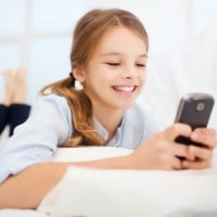 Parents Warned NOT to Give Young Children Smartphones
