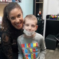 Meet the Gorgeous Hairdresser Who Cuts Sick Kids' Hair for FREE