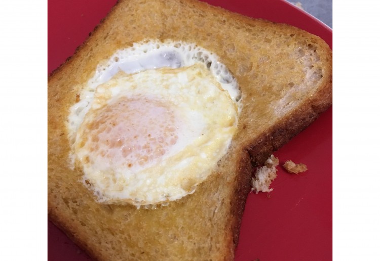 Eggs in toast