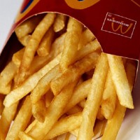 Woman "Claims" to Finding Needle in McDonald's Fries