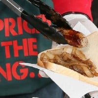 Bunnings Sausage Sizzle Is Going Vegan And Shoppers Are Furious