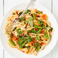 Italian Chicken and Tomato Linguine with Fresh Basil