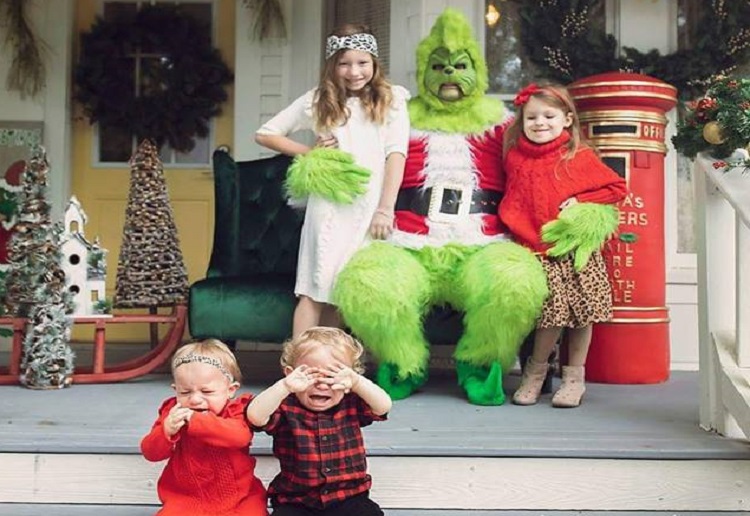 The Controversial Christmas Photo's You Must See! - Mouths of Mums