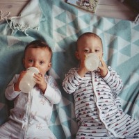 How You Feed Your Baby Could Determine Which Hand They Write With!