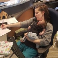 Photo of Multitasking Mum Goes Viral