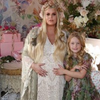 Jessica Simpson Welcomes Baby Girl