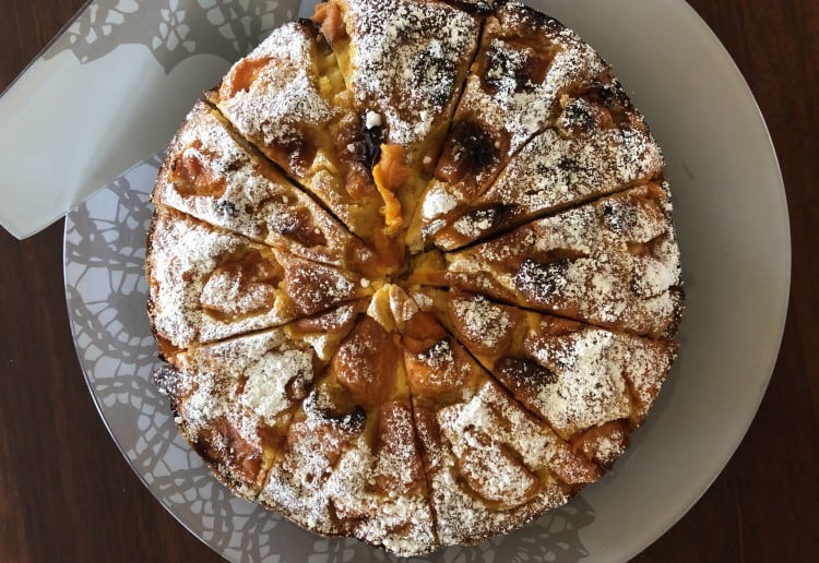 Easy Apricot Cake
