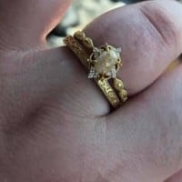 Mum's Unusual Engagement Ring Made From Breast Milk, Umbilical cord and Human Hair