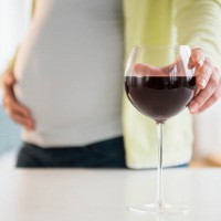 Debate After Waitress Switches Pregnant Woman's Alcohol Drink Without Her Knowing