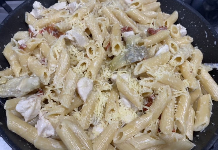 Chicken, artichoke and sun-dried tomato pasta recipe
