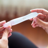 'How Do I Tell Friends Struggling With Infertility That I'm Pregnant?'