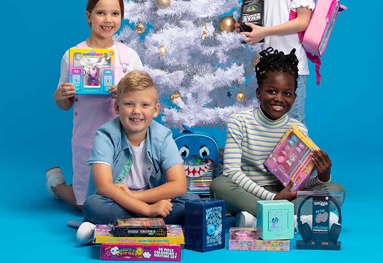 Win 1 of 5 $100 Smiggle Gift Cards to spoil your kids this Christmas!
