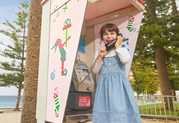 Kids Can Call Santa Free From Telstra Payphones