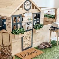 Mum Transforms Kmart Cubby House Into Adorable Cafe