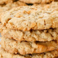 Caramilk Chunk Oatmeal Cookies