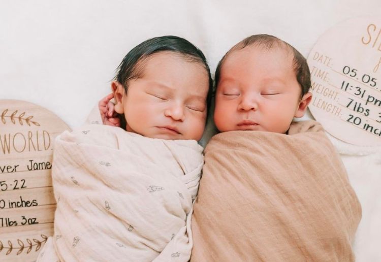 Twins Give Birth On Same Day
