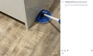 Mop folding against walls for the Oates Spin & Clean Spin Mop & Bucket Set review