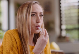 SaliStick saliva pregnancy test