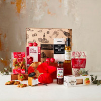 The Perfect Christmas Hamper For Everyone On Your List!