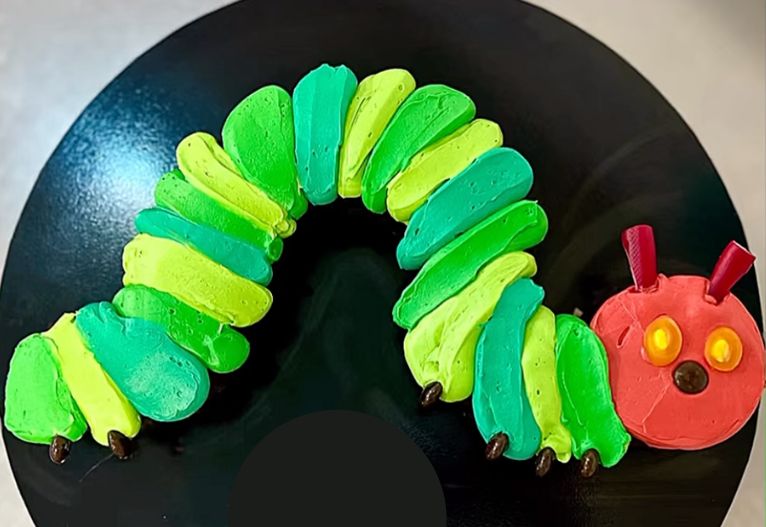 The Very Hungry Caterpillar Cake | Hungry caterpillar cake, Book cakes, Caterpillar  cake