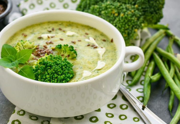 Easy, Cheesy Broccoli Soup