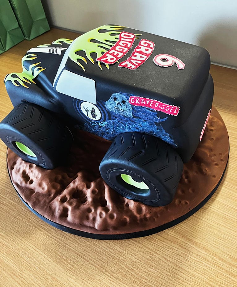 Grave digger monster truck cake.