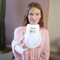 The Game-Changing Breast Pump For On-The-Go Expressing