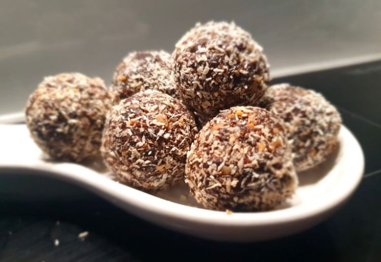 Date And Chia Bliss Balls