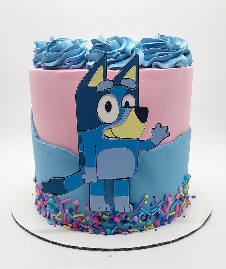 laura-elizabeth-cakes-bluey